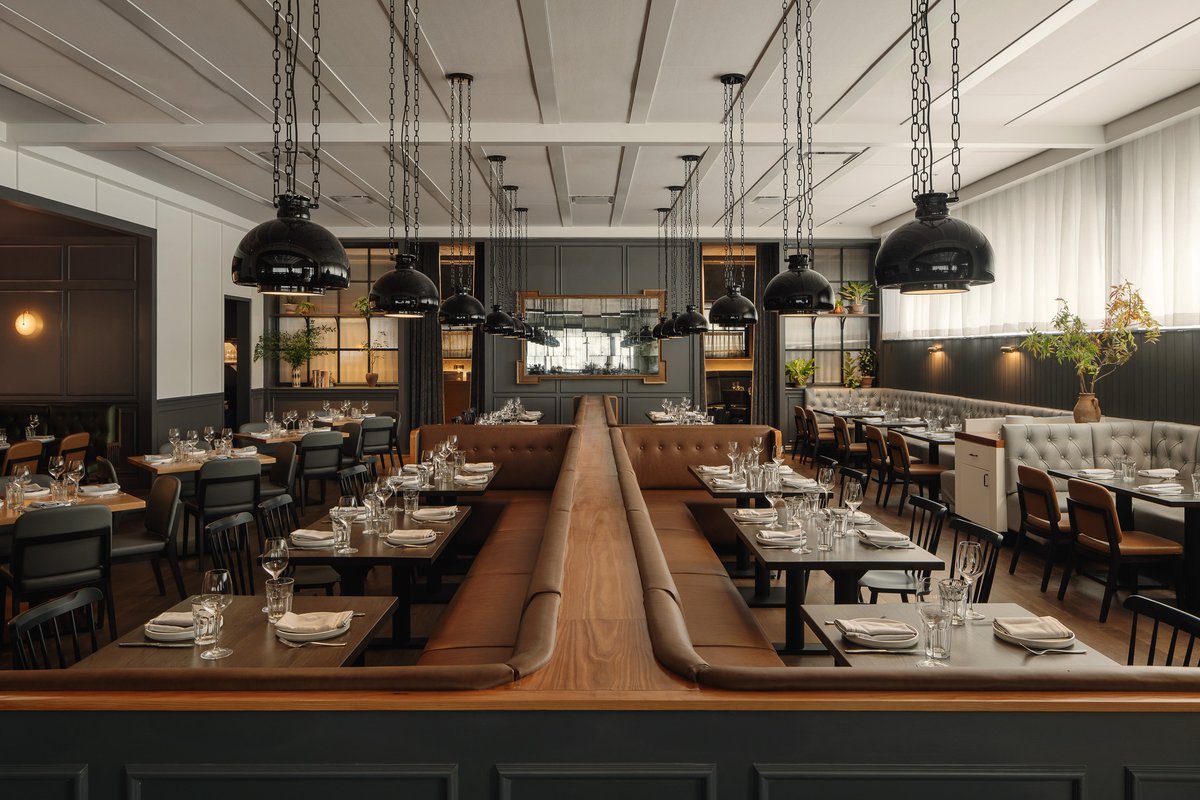 StructureToneSW's tweet image. It’s here, Austin! @TheKitchenBistro is now open in Downtown, offering Texas-inspired, farm-to-table dining. Proudly partnered with Michael Hsu Office of Architecture to bring Kimbal Musk’s vision to life. Come experience the stunning blend of Texas chic and global flavors!