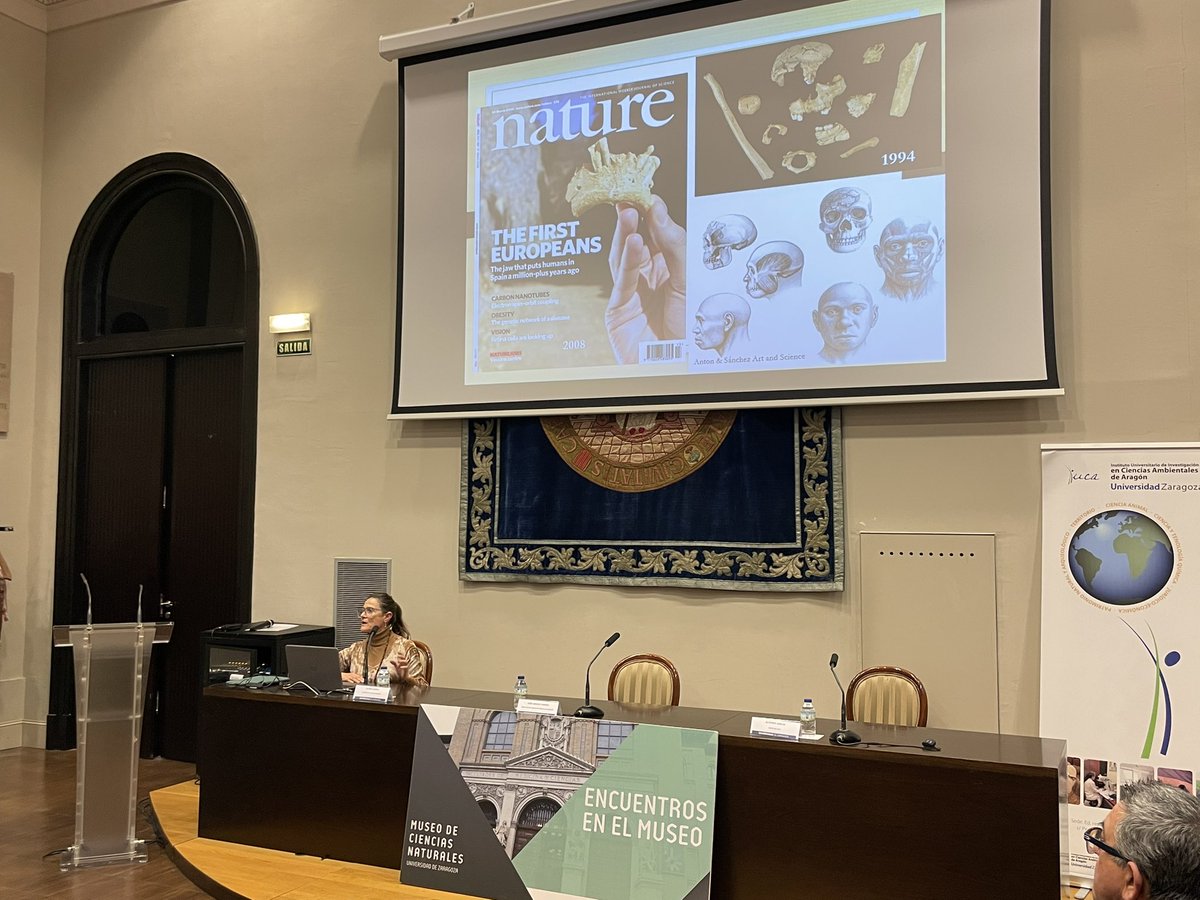 💬¡Comenzamos el tercer encuentro “Historias de la Tierra” colgando el cartel de “completo” en la sala Pilar Sinués de Paraninfo!
En este encuentro organizado con <a href="/museonat/">Museo Ciencias Naturales UZ</a>, la catedrática de Geología Gloria Cuenca, nos habla sobre homínidos, paisajes y climas cuaternarios👣🌦️