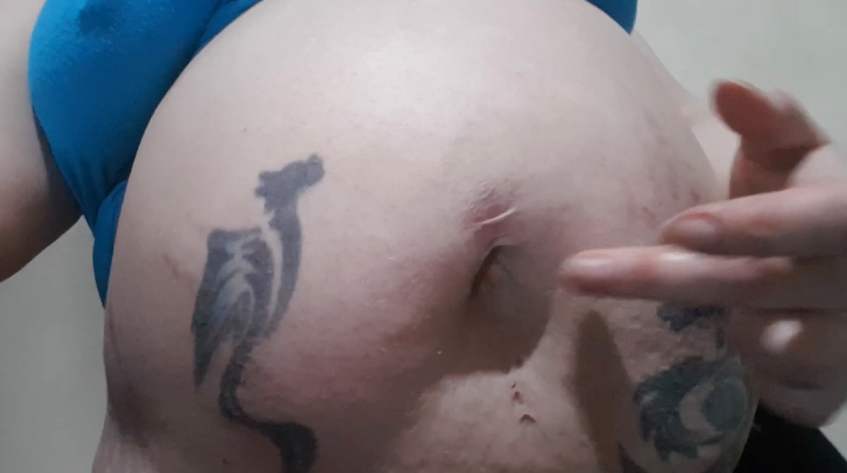 GurgleGoddess's tweet photo. If you like stuffed bellies or deep navels you should check out the post-binge belly play vid I shared on Patreon, c4s and curvage 🥰🩵🩷 https://t.co/VK9UGF4gea 🩷 #bellybutton #bellybuttons #navel #navelfetish #bellybuttonfetish #stuffedbelly #fullbelly #potbelly #feedee https://t.co/YHSgu3dF8T