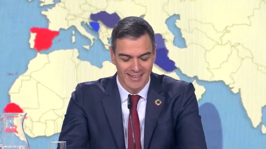 bewge's tweet photo. Pedro Sanchez erscheint (wieder) mit einer Karte, die Marokko von der Westsahara trennt: Das Völkerrecht siegt am Ende
https://t.co/stvAwstN6L https://t.co/wlnBiGWUdD