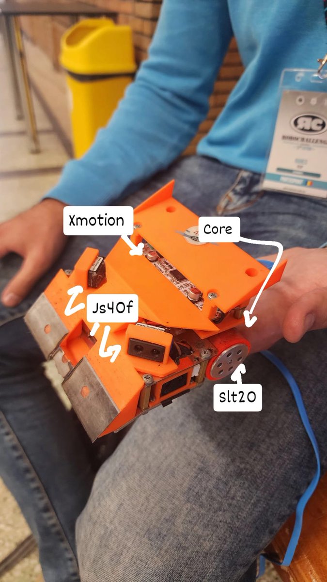 jsumocom's tweet photo. Custom Mini Sumo Robot with Jsumo parts. https://t.co/cylNVCcmtG