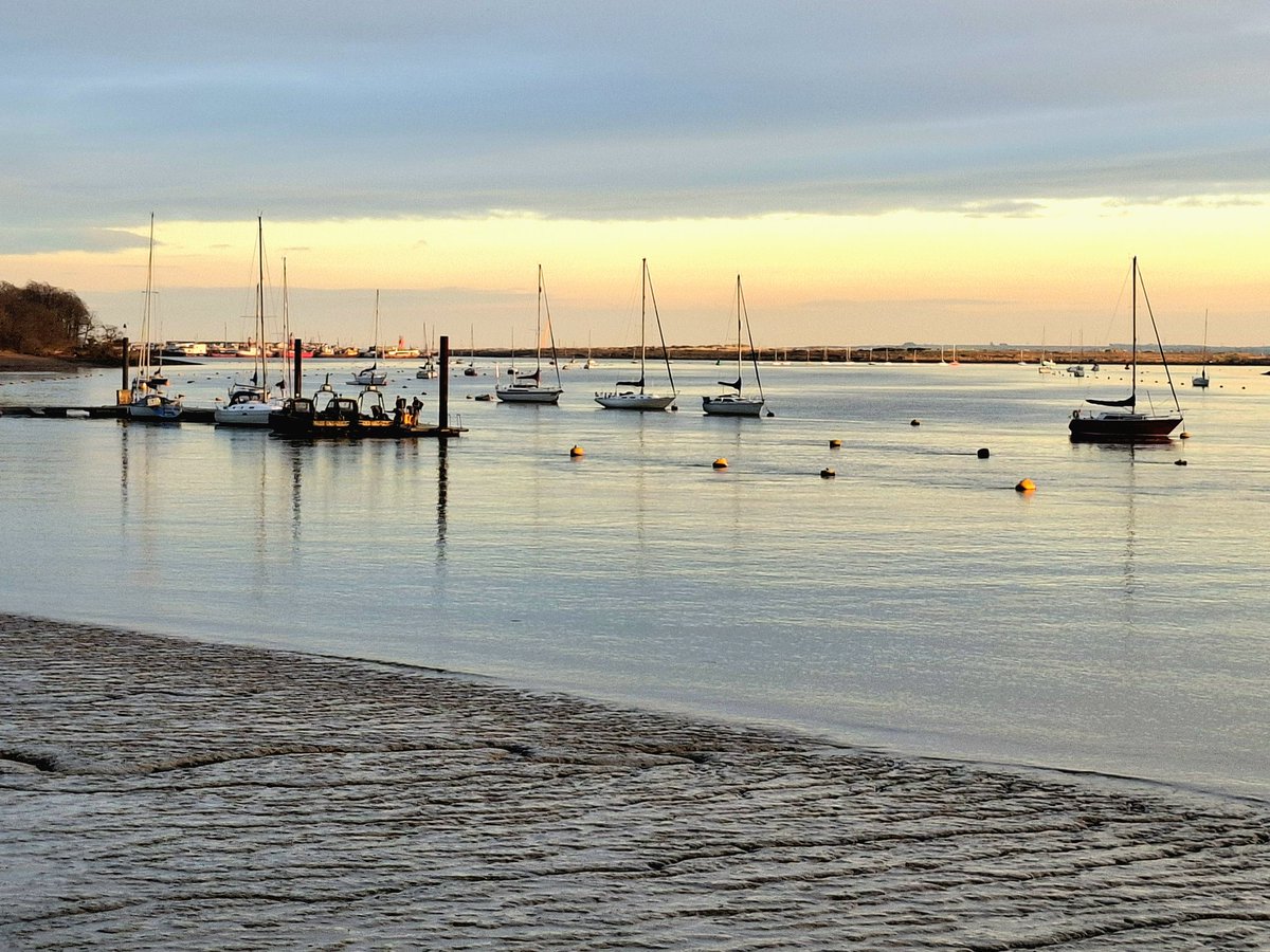 _VillageVoices's tweet photo. Out and about in Upnor earlier today #upnor #strood #rochester #kent #rivermedway https://t.co/HuOOdsES6w