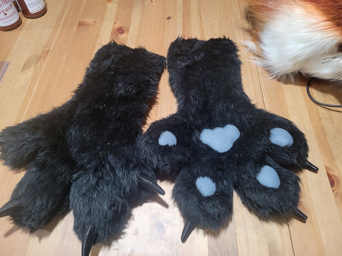 It's been a while since I have posted but I'm going to change that.  First things first is that I'm cleaning up and need to make some room for things at home. Unfortunately this handsome boy is a bit too small in the head for me and needs to find a new home.  Made by C&amp;C costumes