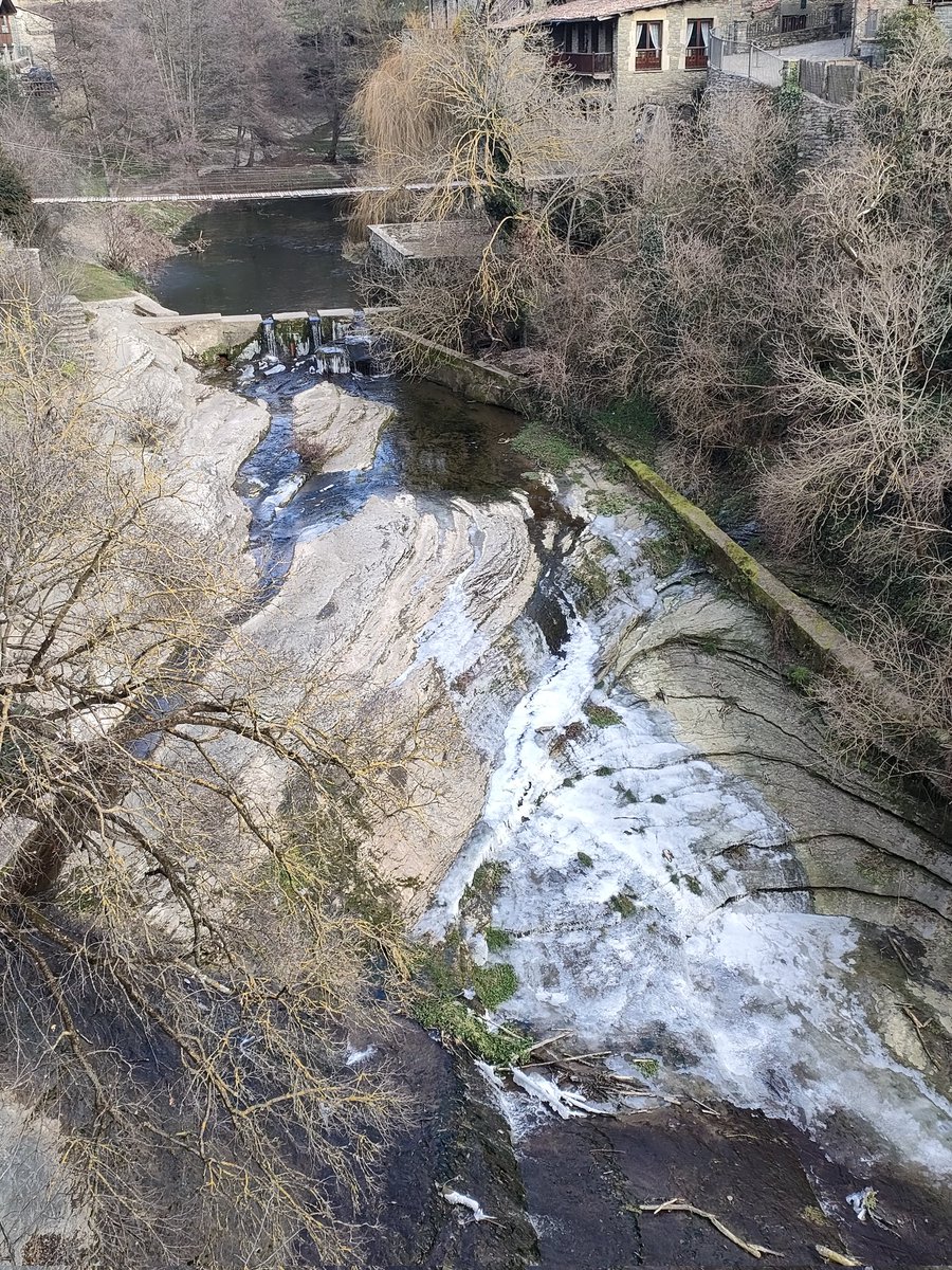 resinajordi's tweet image. Tot congelat a #rupit avui. 🥶 @alexmegapc @Vakapiupiu @eltempsTV3 @MeteoGasso @P4Estacions @AlfredRPico @gemmapuigf @SoniaPapell @jordicampos @btveltemps