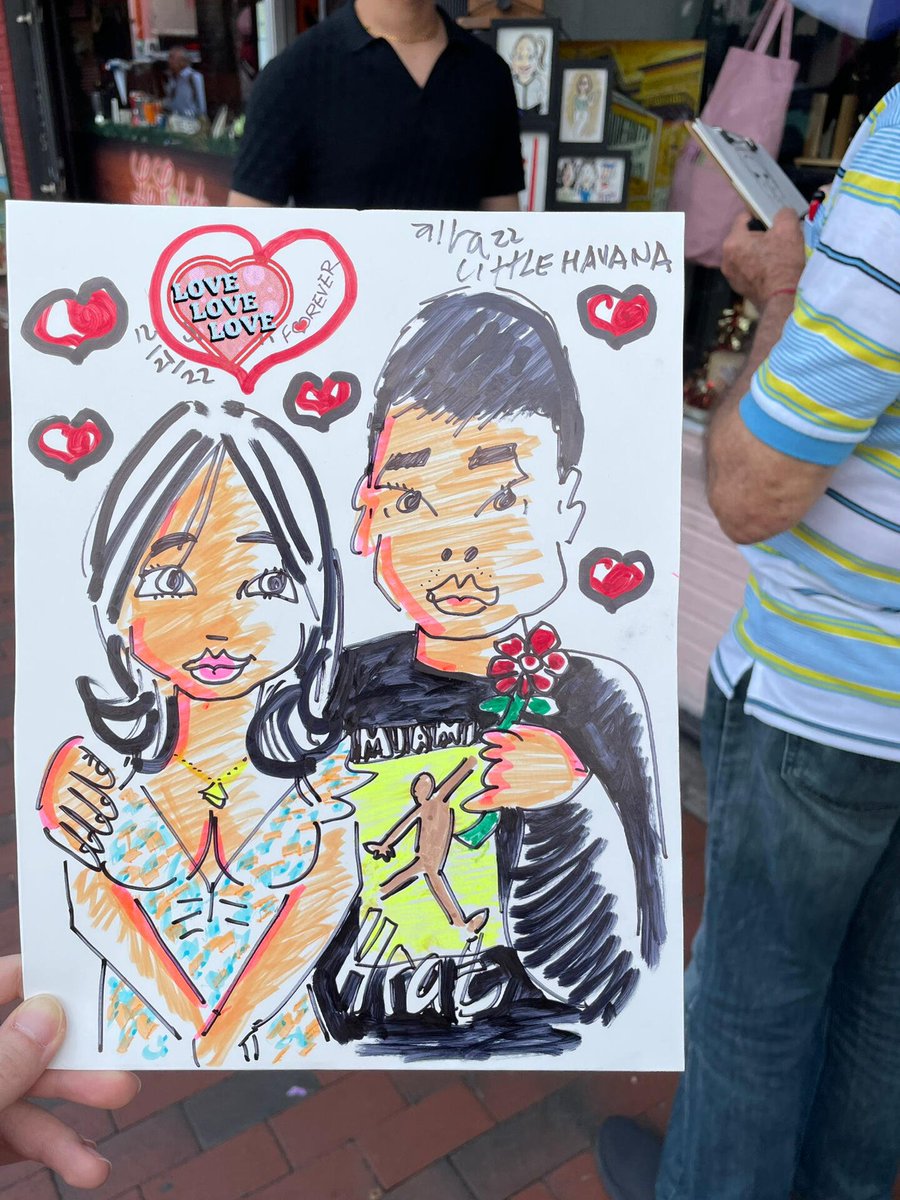 annaolinei's tweet image. The time of painting, the relaxation of the soul, and my girlfriends together, sketched not only the scenery, but also the happiness and tacit understanding between us." 🖌 ️ 🌸