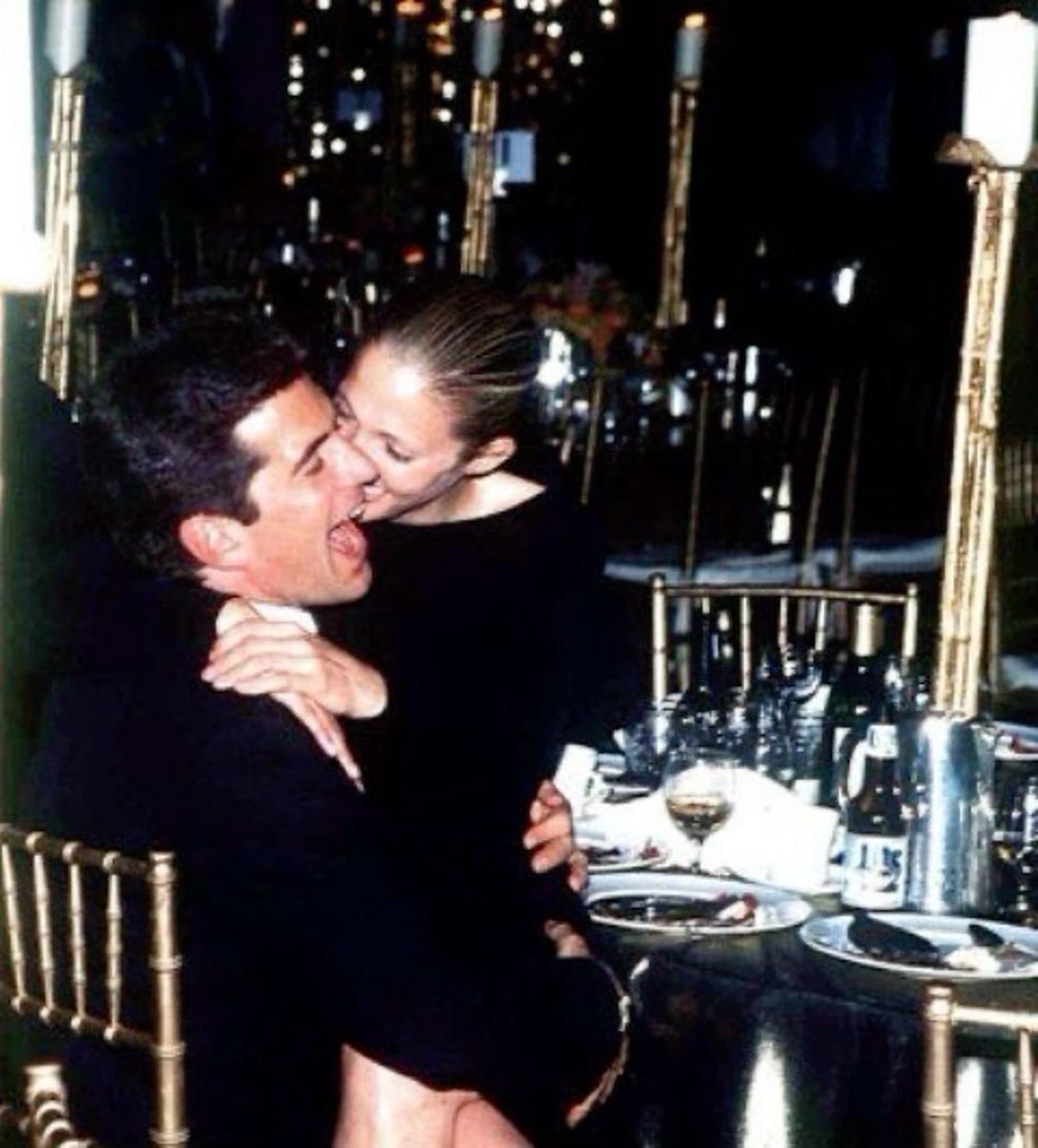 thisnarcissuss's tweet photo. “John loved her desperately. He really worshipped the ground she walked on. She was a creature with a lot of ‘weather’, and you had to be ready to ride the storm. John liked it that way.” https://t.co/STeUr1ZyEe