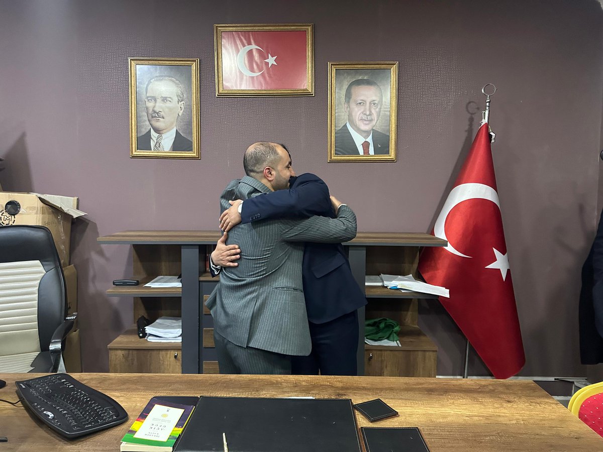 erhanakdogan56's tweet photo. 4.Olağan Kongremiz sonrasında devir teslim törenimizi gerçekleştirdik.

Görevi devralan başkanımız @msaygultr 'e ve Yeni Yönetimine  muvaffakiyetler diliyorum. 

Hayırlı olsun. https://t.co/19rVxP1WRg