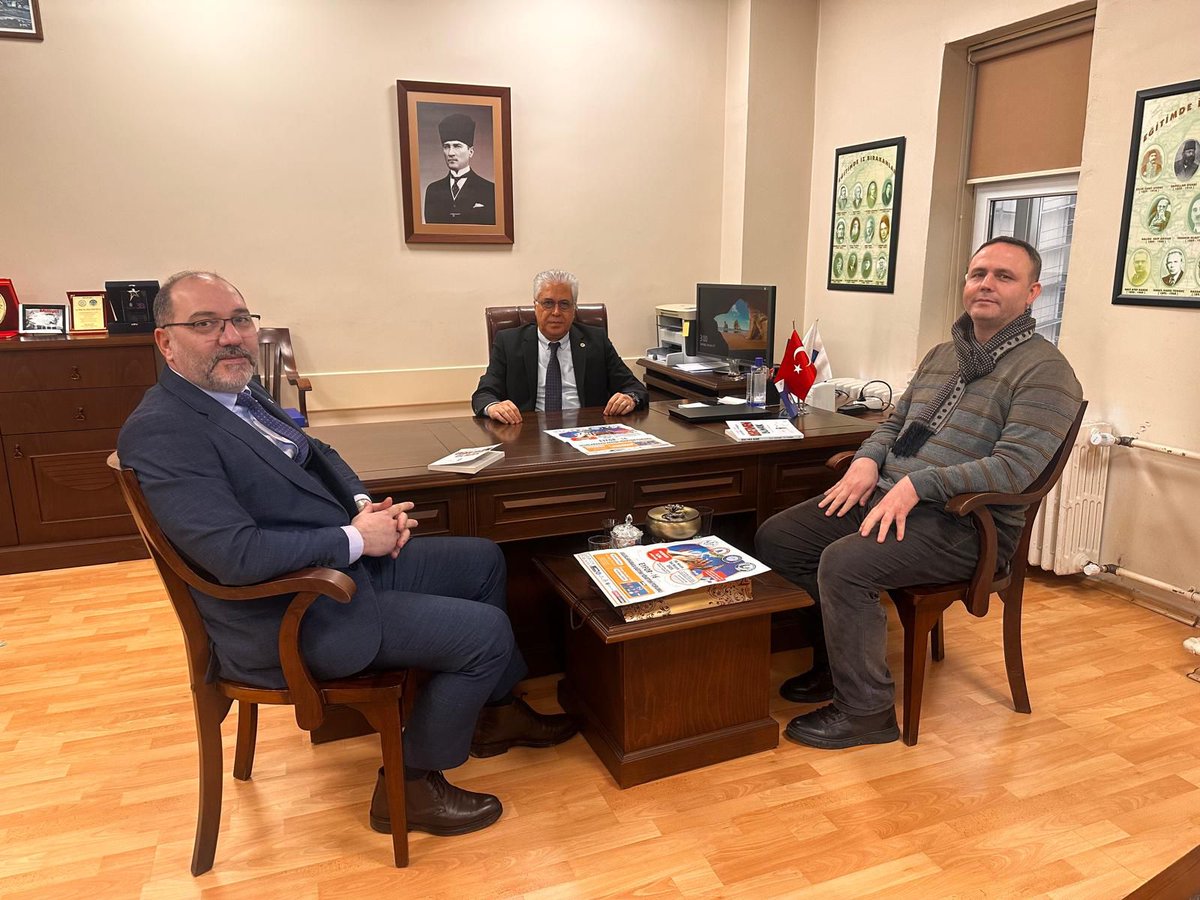 eyuder's tweet photo. İstanbul İl Temsilcimiz Sn.Özcan TURAN ve Sn.Yasin ŞAHİN, Boğaziçi Üniversitesi Eğitim Fakültesi Dekanı Prof.Dr. Sn. İrfan ERDOĞAN 'ı ziyaret ederek #EYFOR16 ile ilgili bilgilendirmelerde bulundu.
@ademcilek @UniBogazici @OzcanTrn
İŞİMİZ EĞİTİM GÜCÜMÜZ EĞİTİM 🇹🇷 https://t.co/POV33WvSNk