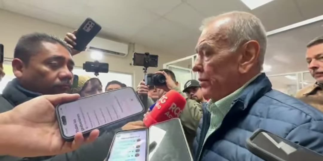 PoderPn's tweet photo. @PoderPn HAY VACUNAS SUFICIENTES PARA LA INFLUENZA EN COAHUILA LA META  ES VACUNAR AL MAYOR NÚMERO DE PERSONAS PARA QUÉ ESTE PROTEGIDAS CONTRA ESTA ENFERMEDAD DIJO EL SECRETARIO DE SALUD ELIUD AGUIRRE VASQUEZ https://t.co/qHNXCsn4X1