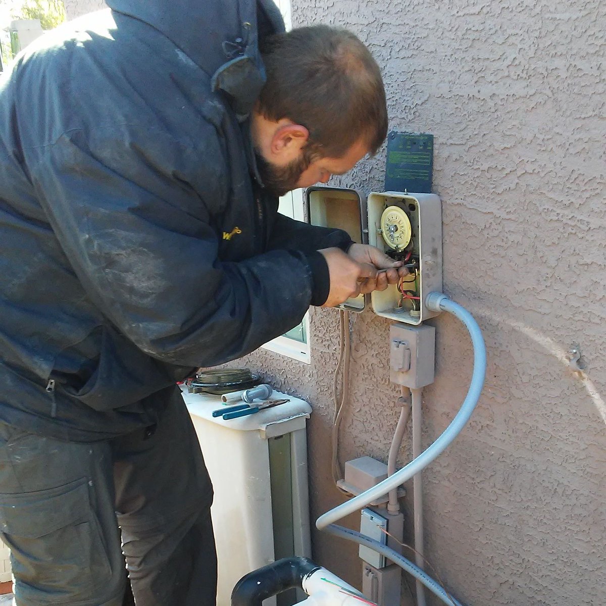 HydrobrightPool's tweet image. A humming pool pump is a happy pool pump. If yours isn’t singing the right tune, our pool pump repair service is here to orchestrate the perfect performance. Keep the rhythm of your swim strong.
 #PoolPumpRepair
phoenixpoolcleaningservice.com/contact