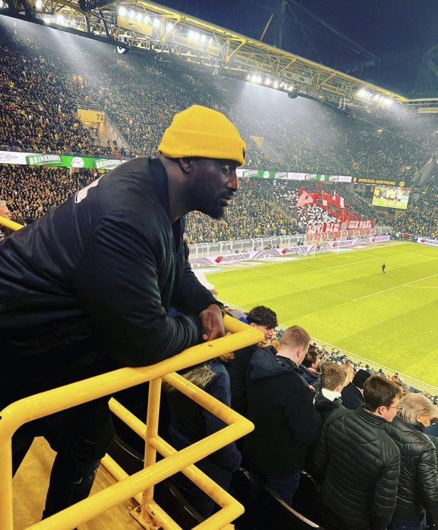 linkerLutscher's tweet photo. besorgt und nachdenklich blicke ich auf den Ballspielverein Borussia https://t.co/Q1iYgIa76d