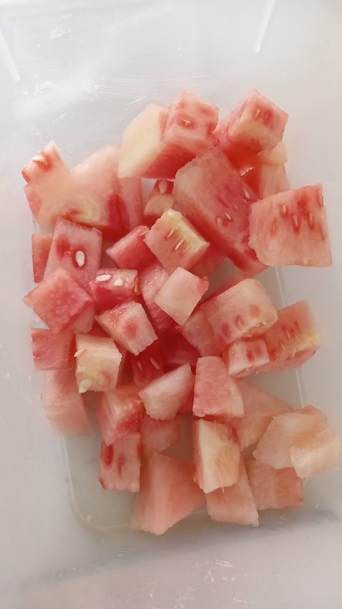 LUISSANDOM's tweet photo. @LaComerOficial El día de ayer solicité a la tienda de Coapa una sandía para la semana y lo que me enviaron no sirve ni para el agua. Una lástima que una tienda tan importante te mandé productos tan malos. https://t.co/5STjLfOqFP
