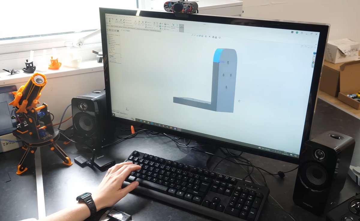 SOLIDWORKS's tweet photo. What would you do if your solar-powered, remote-controlled (RC) plane lost power mid-flight and came crashing down? See part 2 of this series about how James Whomsley from #ProjectAir designs and builds a solar-powered plane using #SOLIDWORKS for #Makers. https://t.co/Fka1ZbfSdz https://t.co/iVzI9i2JAI