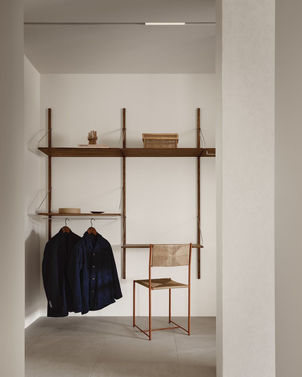 Archello's tweet photo. Mitchell Sweibel Studio transformed a 30th-floor Port-Royal apartment into a masterpiece of contemporary design.
https://t.co/wUOSBVF1i6
#MaterialMastery #ArchitecturalRenovation #ContemporaryDesign https://t.co/jvLhKrk2Jn