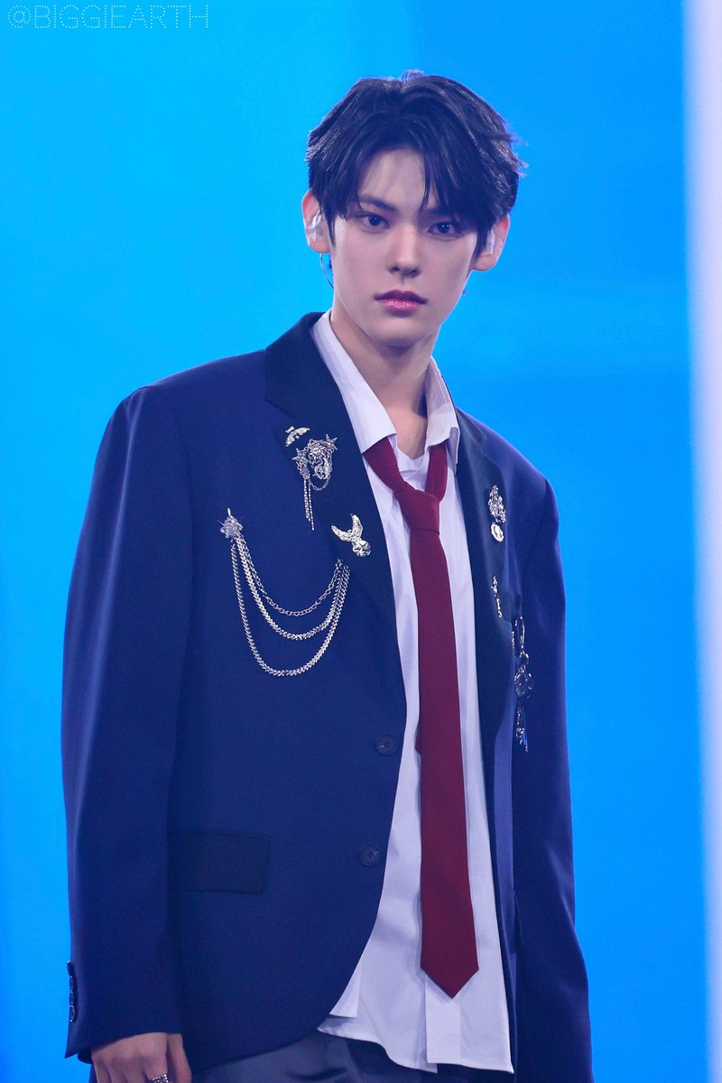 newcookie437827's tweet photo. (SM TRAINEE)  
Real name: Nicholas Lee   
Nickname: Nick   
Born 2006 
nationality: 🇰🇷 🇺🇸
Born in California  
Nephew of Lee Boyoung - Senior Executive  Director of Shinsegae International.  
Appeared in SM’s 30th Anniversary Film 'THE CULTURE'.
#smnbg #SM연습생 #SMTR25 https://t.co/BhOJUeJQmm