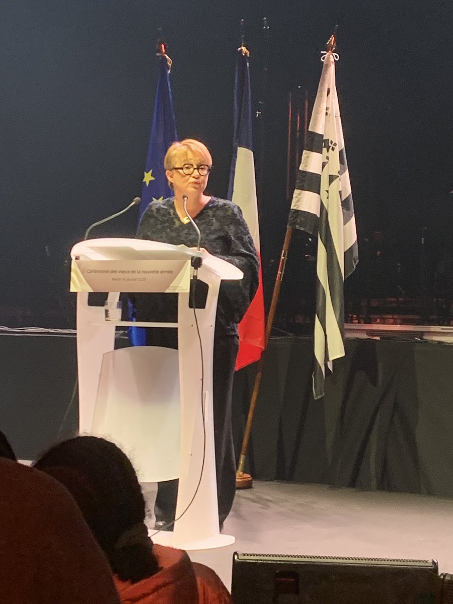 Laicite35's tweet photo. Ce soir, Laïcité 35 était représentée, par  son président @abuixan , aux vœux de Mme la Maire @nathalieappere ce soir à #Rennes 

En 2025, notre association poursuivra son engagement en faveur de la laïcité, de la liberté de conscience et des valeurs républicaines. https://t.co/YlMnHLP0o4