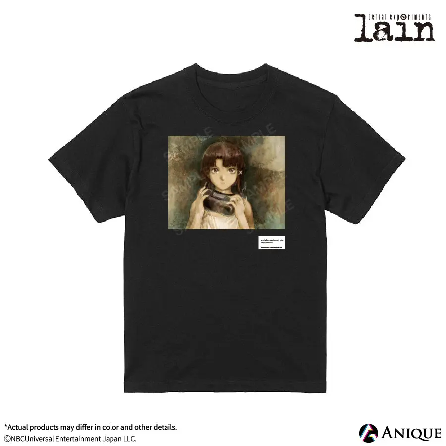 1998_lain_en's tweet photo. 📢 serial experiments lain Commemorative Goods

KV T-SHIRTS
• featuring exclusive design by Abe-sensei
• it's the ultimate fan tee with original illustration printed in front

Shop here: https://t.co/2z29XEa2ej

#SerialExperimentsLain #animecollectibles #WeirdExhibition #lainart