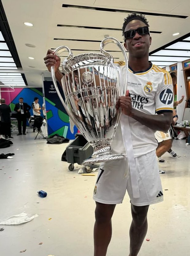 madridmyalll's tweet photo. one bad game won’t change the fact that you’re the best player in the world https://t.co/dCe0zNG5FT