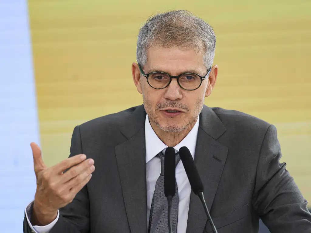 RedeCCom's tweet image. Rede Comunitária de Comunicação: Sidônio inicia gestão na Secom e desmente boatos sobre o Pix
redeccom.blogspot.com/2025/01/blog-p… 
Novo ministro-chefe da Secom do presidente Lula reforçou que as novas regras da Receita Federal não criam impostos