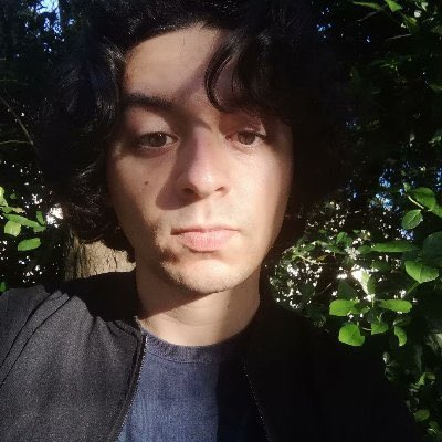 TRUMPWIFHATCTO's tweet photo. @alex98almeida Olha me pa este focinho de panina. Achas que alguem te leva a serio, rabeta do crlh? https://t.co/EiBJnkJwpR