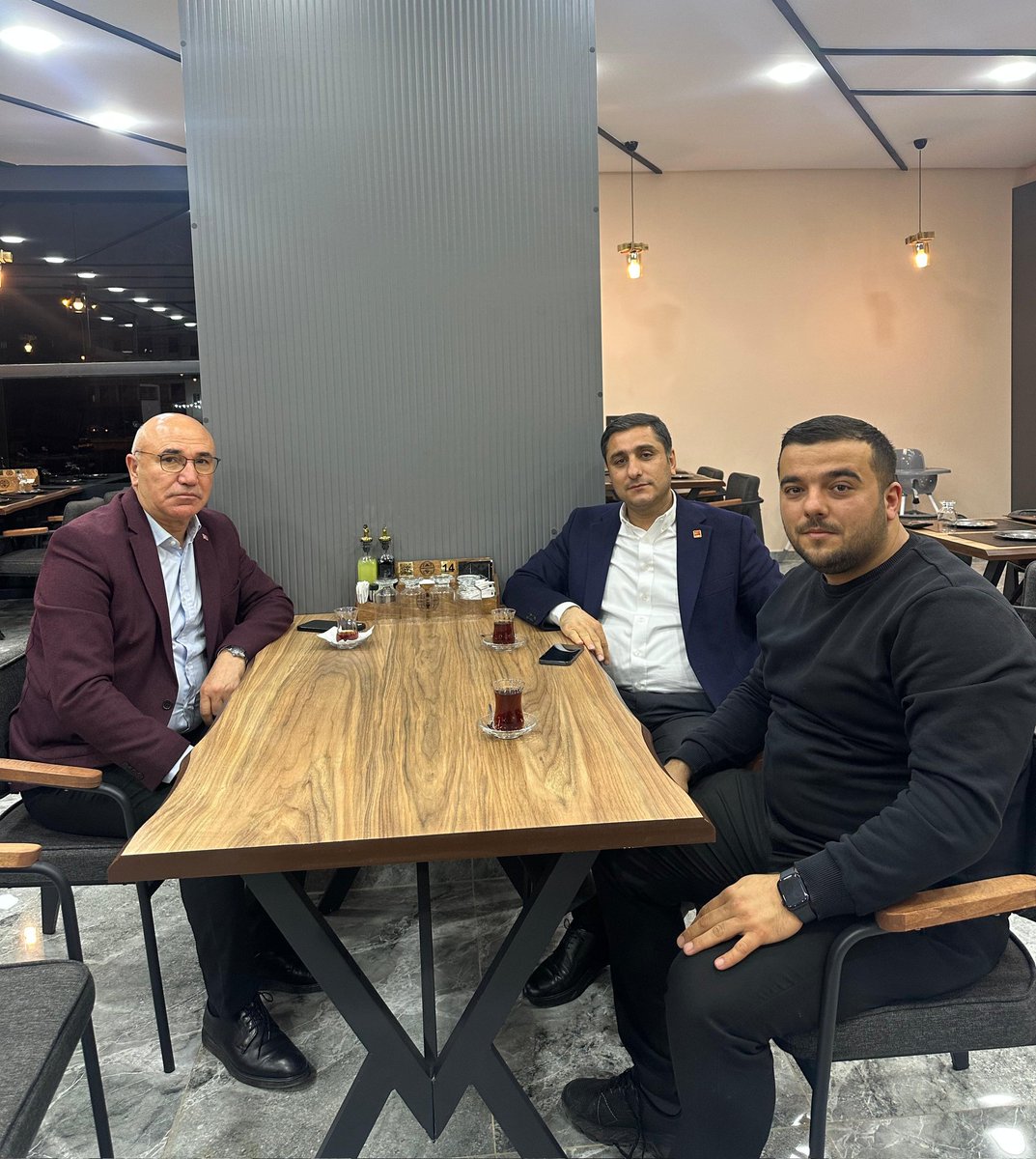karadagferhatt's tweet photo. Milletvekilimiz Sayın Mahmut Tanal'la, Kısa süre önce Karaköprü ilçemizde faaliyete geçen "Karahantepe Kebap" Restorantını ziyaret ettik.
Misafirperverliklerinden dolayı Karahantepe Kebap ailesine teşekkür ederiz.

@MTanal https://t.co/T2osZ3BsIr