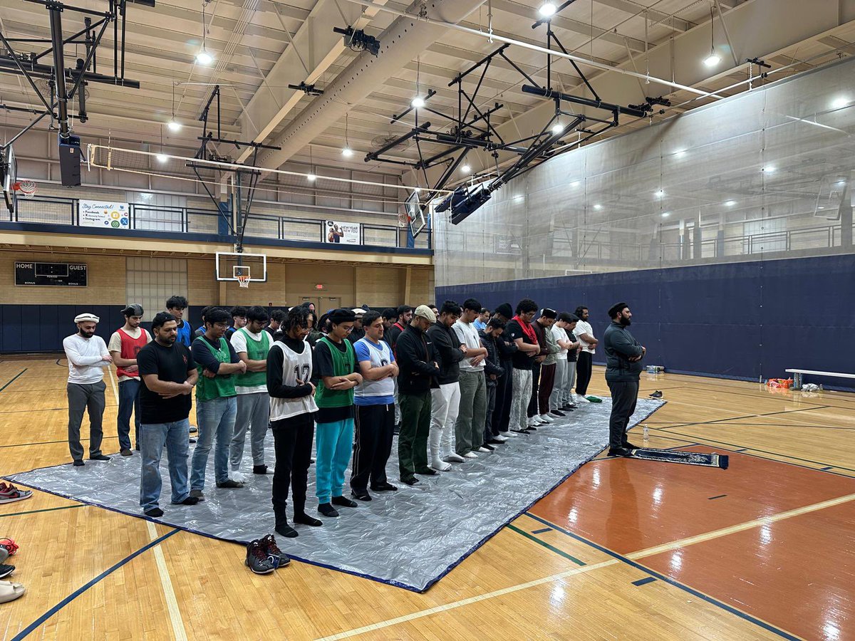 MKA_Zion's tweet photo. The first Midwest Ahmadiyya Muslim Basketball League (ABL) game started this past weekend bringing together @MKA_Chicago @MKA_Milwaukee, and @MKA_Zion for a night of brotherhood and competition! 🏀 https://t.co/e5vbTwHdNM