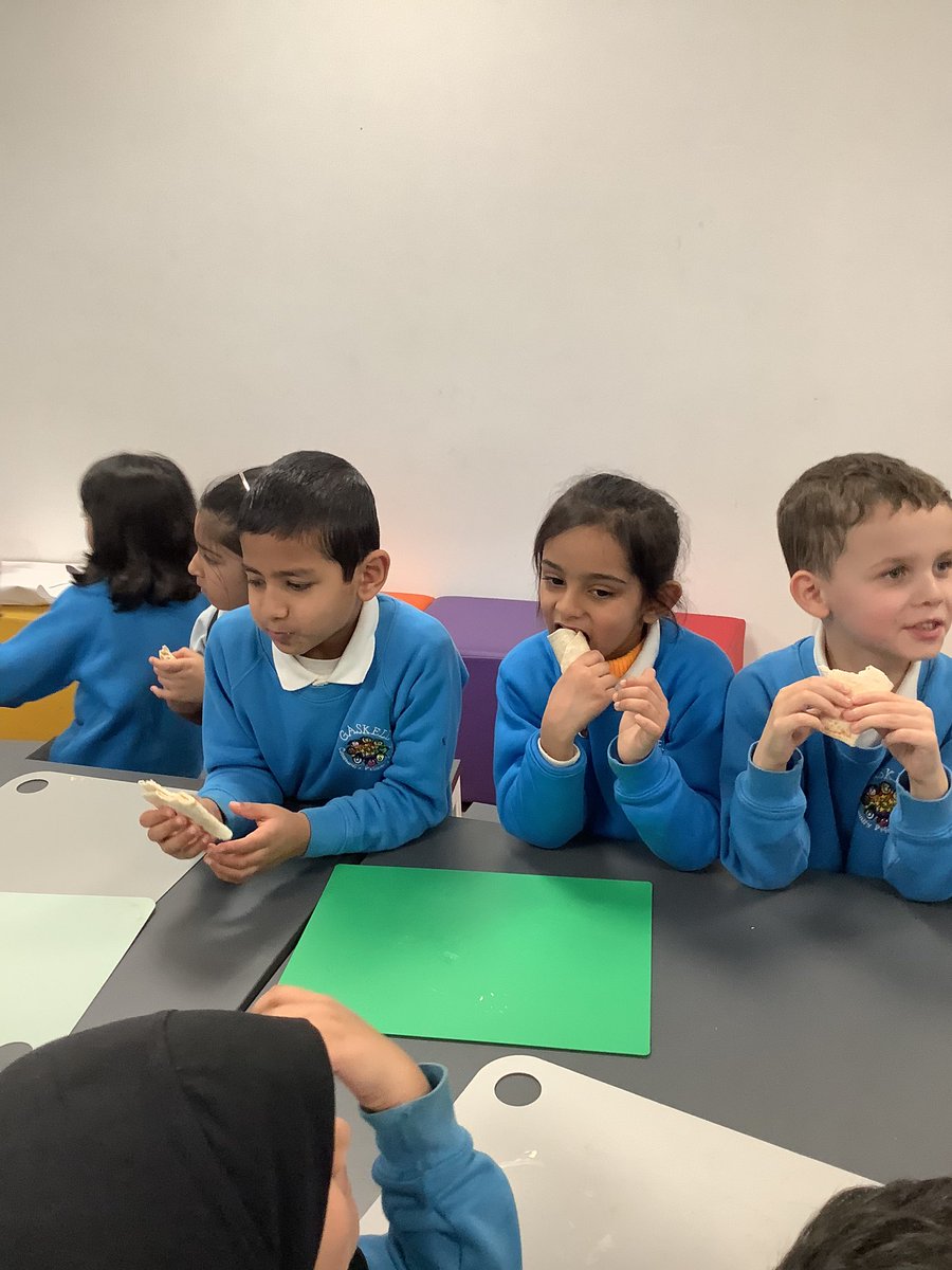 1B- Hand washing, spreading, folding and eating wraps in DT today. <a href="/GaskellDt/">Gaskell DT</a>