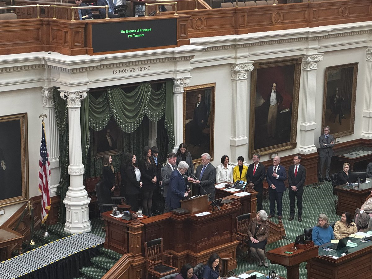 CreightonForTX's tweet image. To serve as President Pro Tempore for the Texas Senate is an honor that would not have seemed possible to me as a young college student in the 90s that walked the halls of the Capitol, as a Senate messenger. #txlege