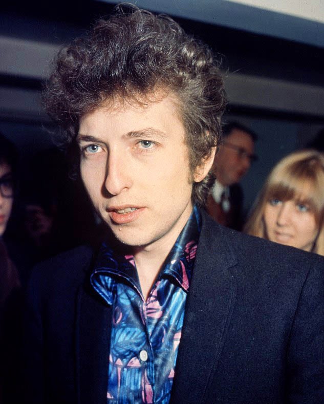 timothée chalamet seemingly references this 1964 bob dylan look at the uk premiere of ‘a complete unknown’