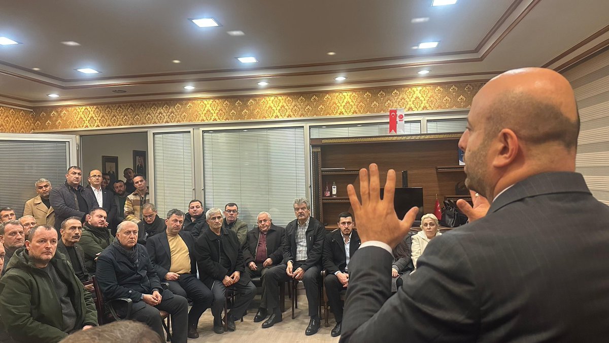 MHPSakarya's tweet image. Bu haftaki İl Yönetim Kurulu toplantımızı #Erenler İlçe Teşkilatımızda, İlçe Yönetim Kurulu üyelerimizle gerçekleştirdik. #Sakarya mız ve İlçemizle ilgili konuların yanısıra ülke gündemini ilgilendiren meselelerle ilgili fikir alışverinde bulunduk. #MHP #MHPSakarya #MHPErenler