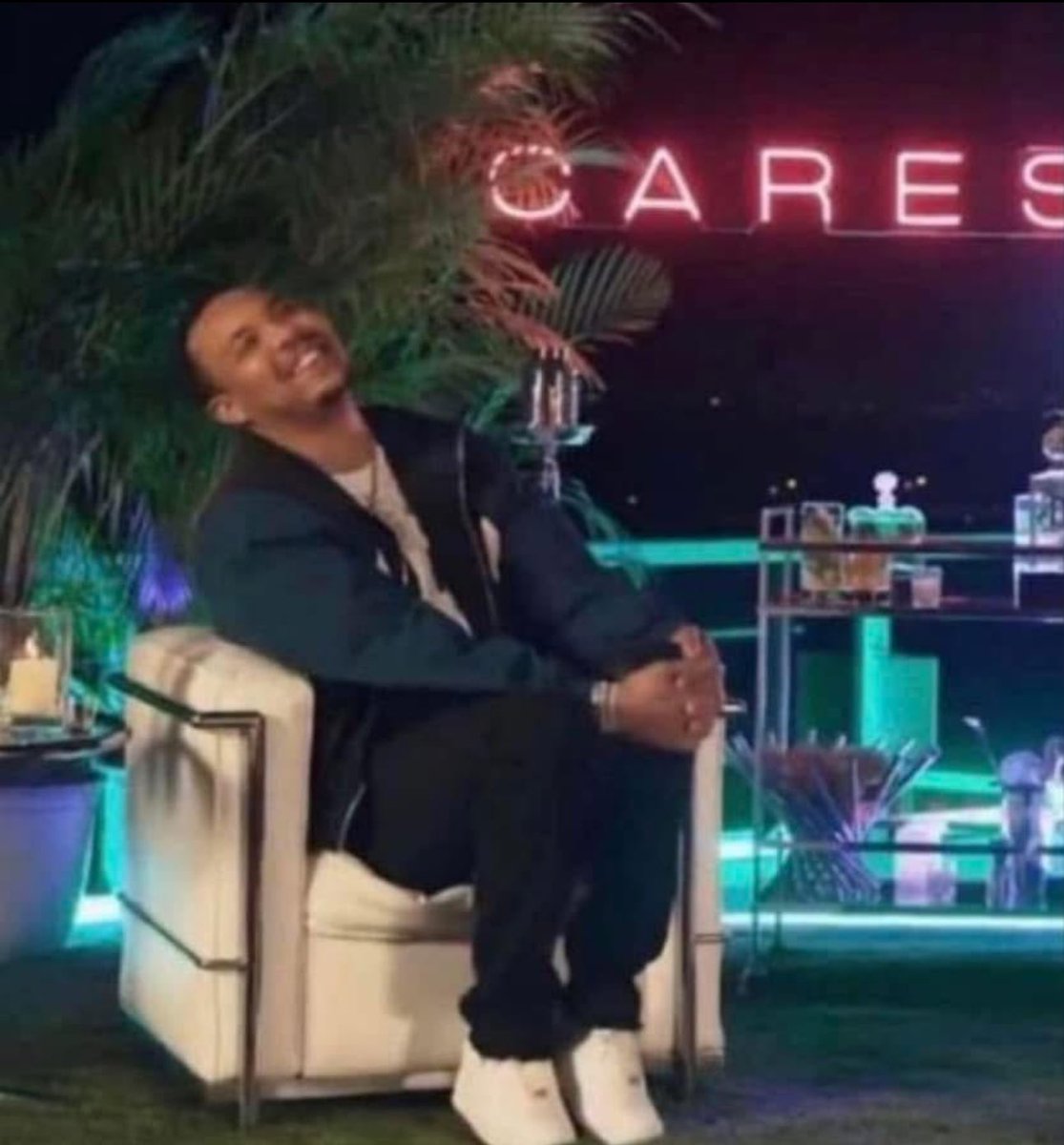 me giggling a ngga right up out them drawls
