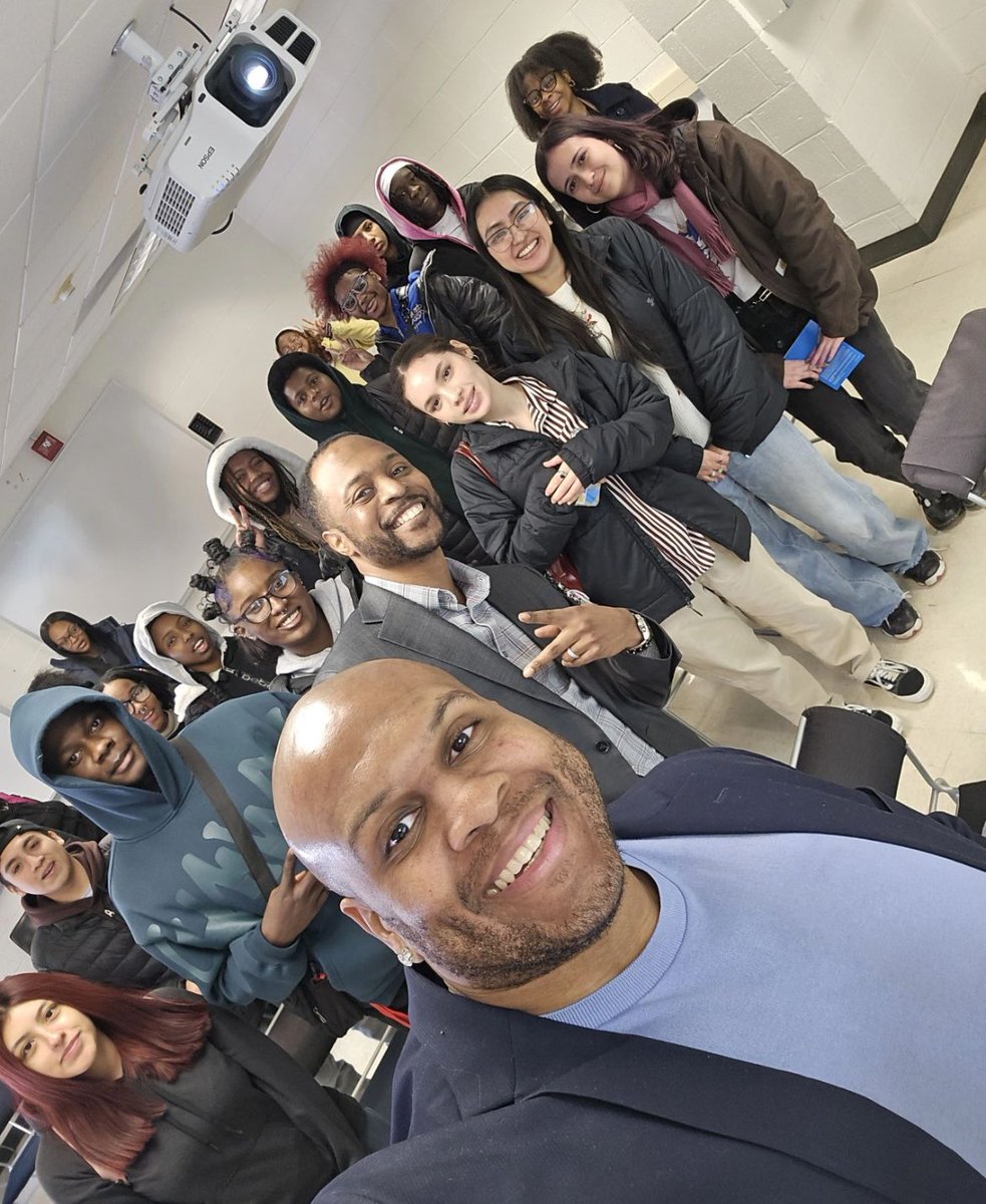 CollegeBound Foundation tweet media