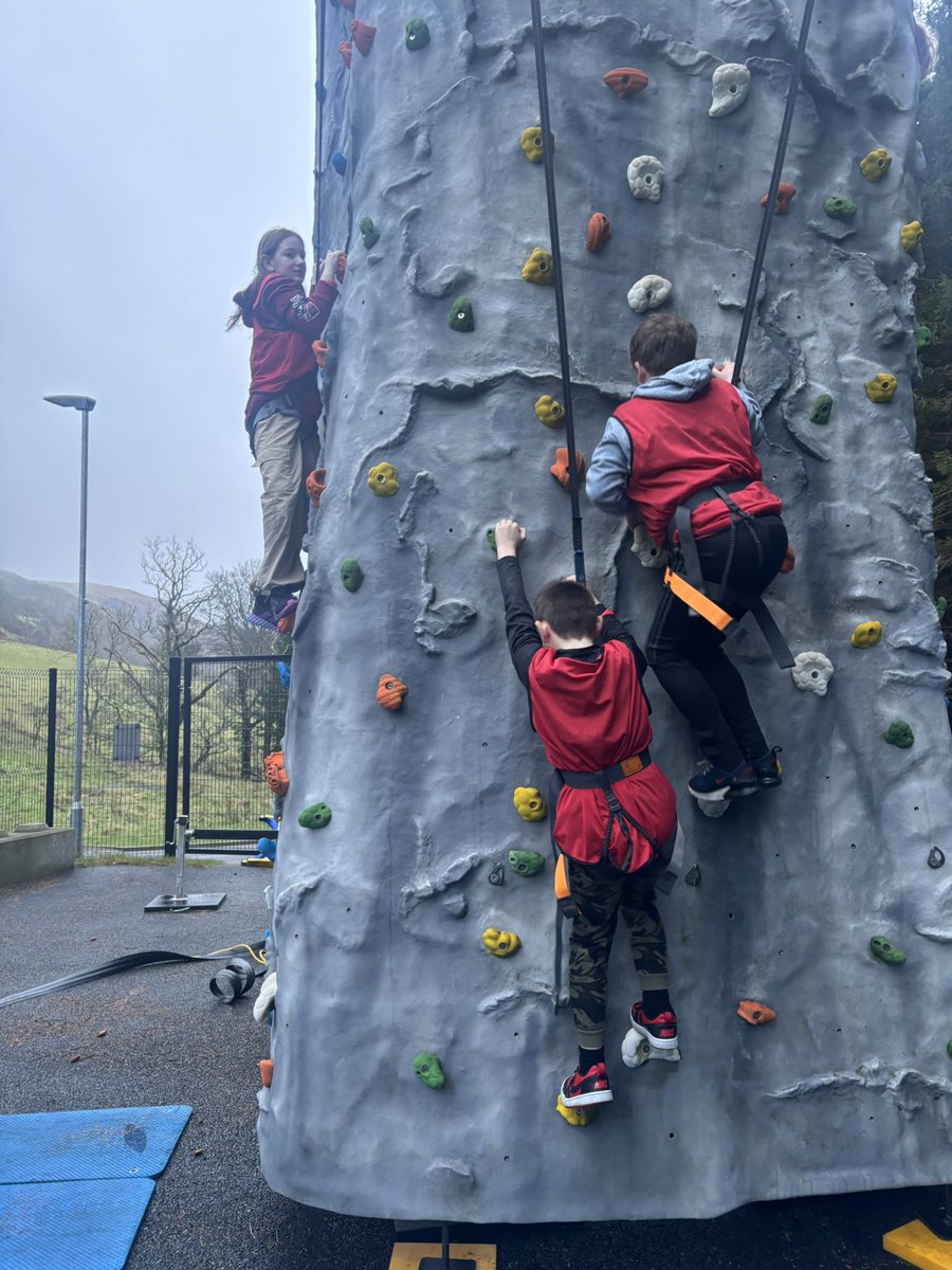 HollieJHarley's tweet photo. Another adventure with @WoodlandsIrvine, another day of developing skills and building relationships, confidence and respect for one another ⛰️
#Positivemindset #Transitionto @IrvineRoyalAcad #Buildingresilience #relationships https://t.co/fsBlLNOkqC