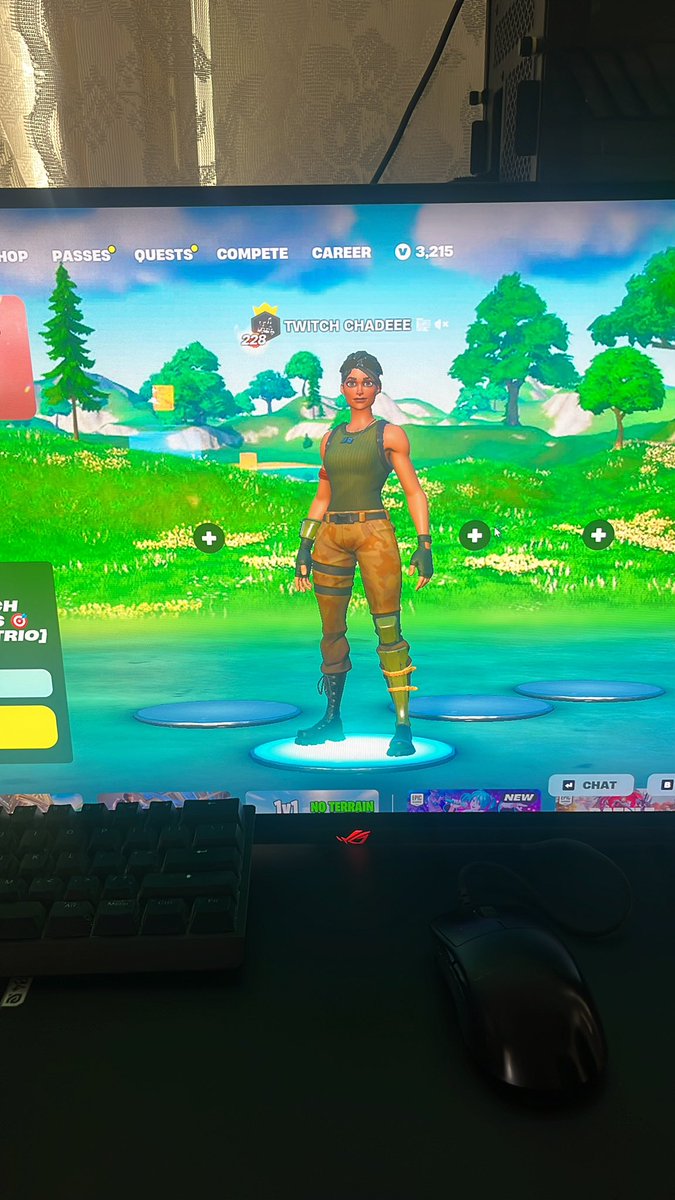 Chadee_'s tweet image. Is anyone’s else’s building like messing up for example for my cone I hit F and it pulls the blueprint out but after the update I it doesn’t bring the cone out I have to pull out other builds then I’m able to place it ?????