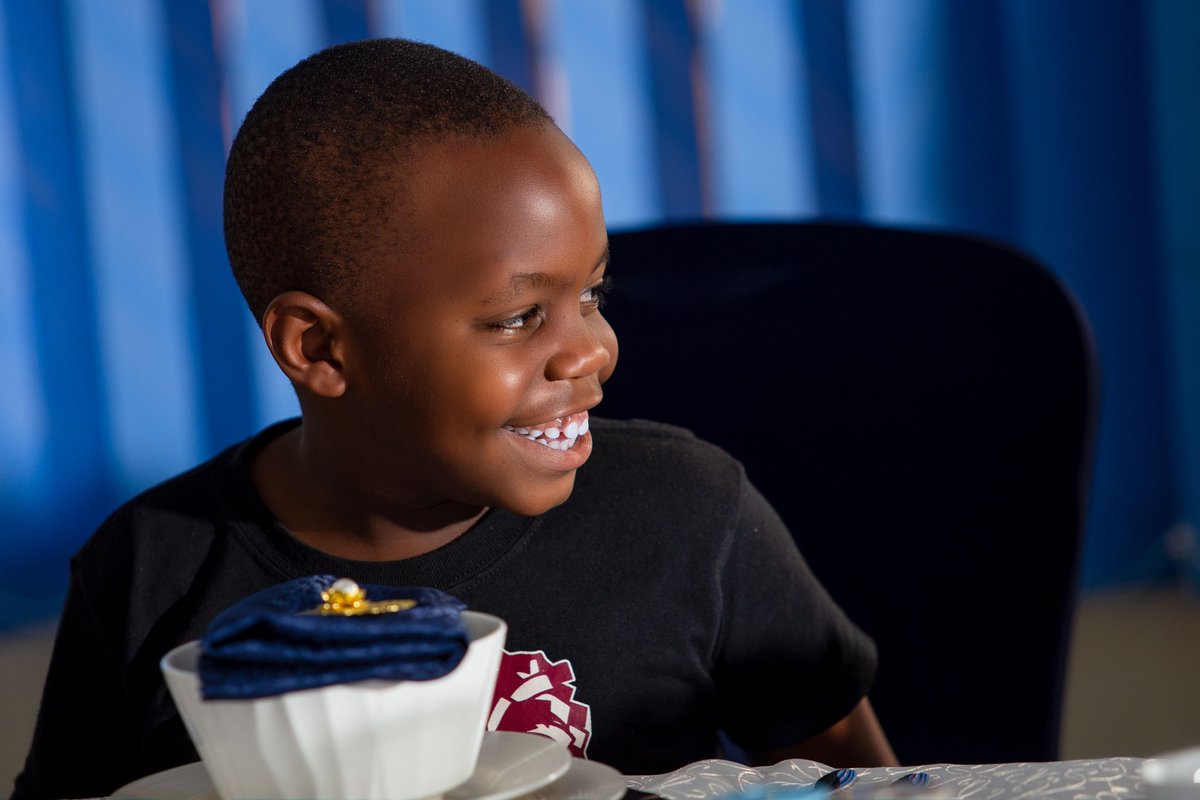PSESLtd's tweet photo. A beautiful genuine smile has a magical way of brightening up an encounter. it's not just about showing teeth, it's about radiating warmth &amp; positivity, makes others feel welcome &amp; instantly position you 4 acceptance.

#CreatingLastingFirstImpression 
#polishstrideetiquetteschool https://t.co/9IC3joFxQ5