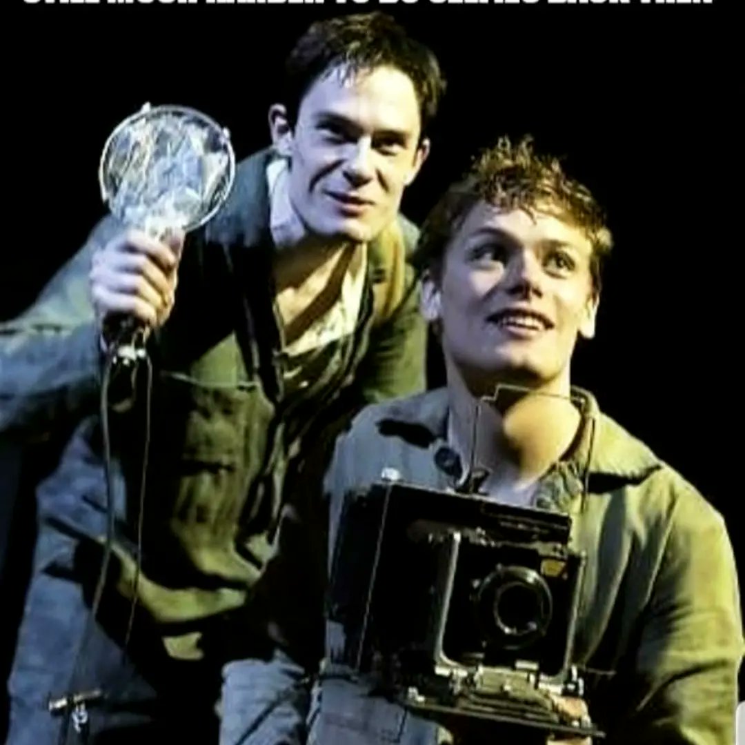 point_blank1959's tweet photo. Sam Heughan in Outlying Islands , Traverse Theatre Edinburgh 2002 and travalling. Sam was 22, still an undergraduate. 🤩🥰🤗 - @kaybecker1938 fransisca kiemel @fkiemel #samheughan #outlyingislands https://t.co/n83YKykOeL