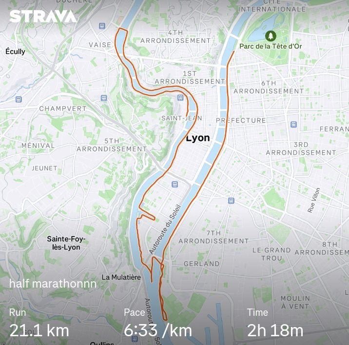 mephitix's tweet photo. qui a dit que les gouines latinxs ne pouvaient pas courir un semi marathon une semaine après le jour de la mort de jean marie le pen ?? https://t.co/agt71R5BuN