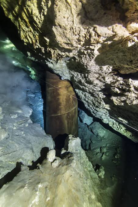 WilCancunMx's tweet photo. Se les dijo, en la selva no por qué hay más de 120 sistemas subterráneos, pero nos dijeron pseudoambientalistas. ¿Qué sucedió? Mala cimentación, cimbras abiertas, relleno con rocas, mal asiento, concreto lavado por el agua... el Tren Maya que viaja vacío. #Ingenieria #SelvaMe https://t.co/U538HbJ2c2