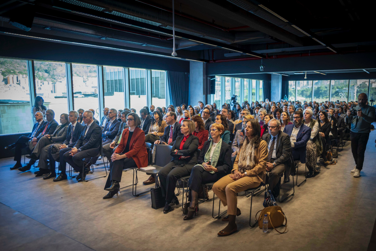 PWN Bilbao (@pwnbilbao) on Twitter photo Hoy presentamos el “Informe de evolución de la cultura de igualdad y liderazgo equilibrado en la industria vasca”, en colaboración con el Departamento de Promoción Económica de la Diputación Foral de <a href="/Bizkaia/">Bizkaiko Foru Aldundia/Diputación Foral de Bizkaia</a> .Puedes verlo en lc.cx/9izniu #pwnbilbao Hoy presentamos el “Informe de evolución de la cultura de igualdad y liderazgo equilibrado en la industria vasca”, en colaboración con el Departamento de Promoción Económica de la Diputación Foral de <a href="/Bizkaia/">Bizkaiko Foru Aldundia/Diputación Foral de Bizkaia</a> .Puedes verlo en lc.cx/9izniu #pwnbilbao