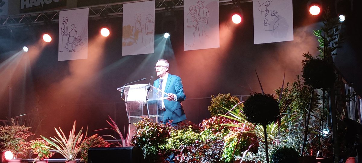 Merci au président de <a href="/SaumurAgglo/">Agglomération Saumur Val de Loire</a> pour son intervention aux vœux de @doueenanjoue