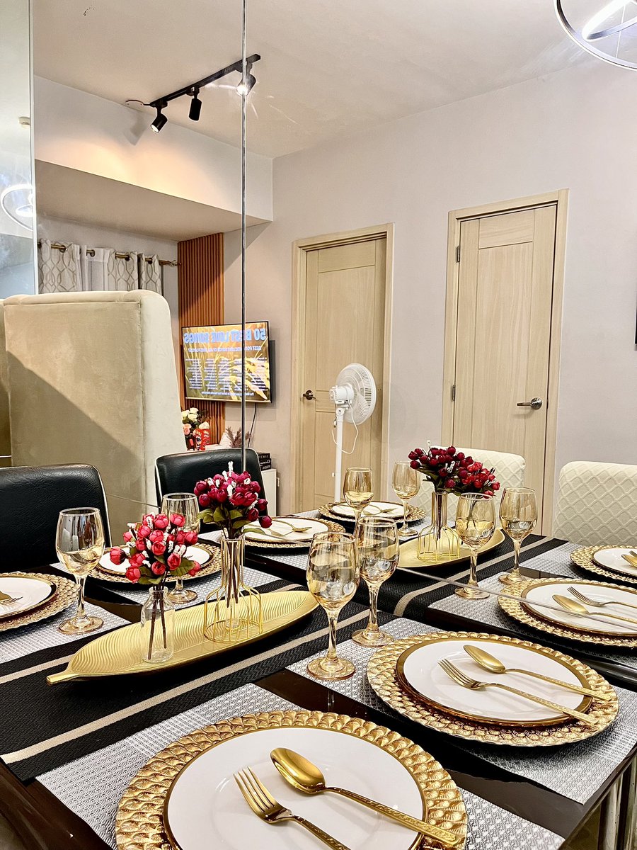 AstreaLeyn's tweet photo. LFB WTS Staycation / Airbnb

Fully-furnished 2BR with balcony @ The Grass Residences.

malapit lang siya sa SM North EDSA with connecting bridge pa. Available dates: January 15-29.

Rates:
1,700/head (4-5 pax)
1,400/head (2-3 pa)
+ 2k Security depoist (refundable upon checkout) https://t.co/sQBfbjG8LH
