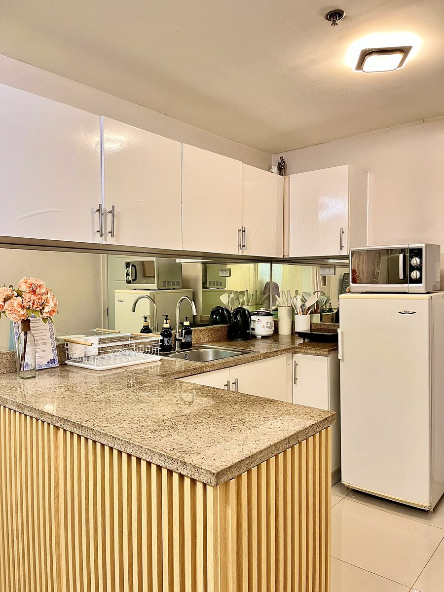 AstreaLeyn's tweet photo. LFB WTS Staycation / Airbnb

Fully-furnished 2BR with balcony @ The Grass Residences.

malapit lang siya sa SM North EDSA with connecting bridge pa. Available dates: January 15-29.

Rates:
1,700/head (4-5 pax)
1,400/head (2-3 pa)
+ 2k Security depoist (refundable upon checkout) https://t.co/sQBfbjG8LH