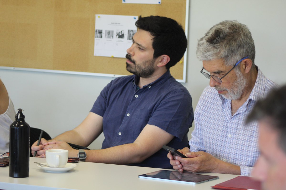 Escuela de Gobierno UC tweet media