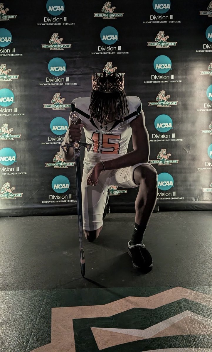 After a great visit with ⁦<a href="/Methodist_FB/">Methodist University FB</a>⁩. I am blessed to have received my second offer. Nothing but my Heavenly Father. ⁦<a href="/_coachcccoleman/">Carl C. Coleman</a>⁩ ⁦<a href="/Coach_Fuze/">Tracy Fusilier</a>⁩ ⁦⁦<a href="/CoachATaylorMA/">Austin Taylor</a>⁩ ⁦<a href="/lindsayjtucker/">Lindsay Tucker</a>⁩ ⁦<a href="/542Simmons/">Ashton Simmons</a>⁩ ⁦<a href="/GraniteBears/">MA Athletics</a>⁩