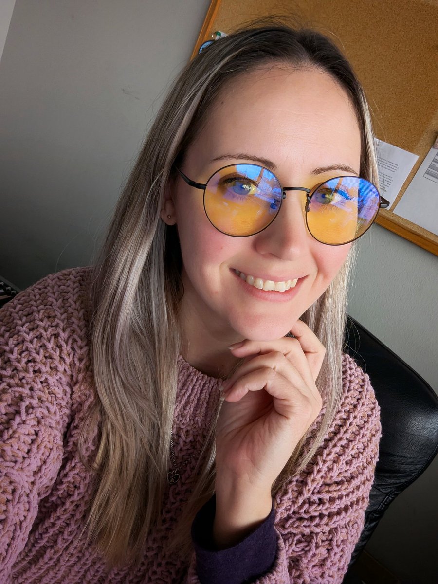 It's been 586 days since I've checked in on you, but it seems like it was just yesterday....I'm that friend. 😘 How are you doing friends?