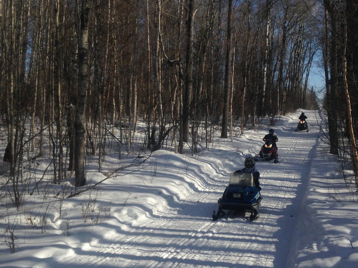 If you are a winter trail rider looking for an amazing snowmobile experience, you should know about the Athabasca River Runners Snowmobile Club. #VisitTheAthabascaRegion #LiveLifeOutside #YourNewFavouriteGetaway #SnowmobileAlberta

Learn more:
athabascaregiontourism.ca/tourism-spotli…