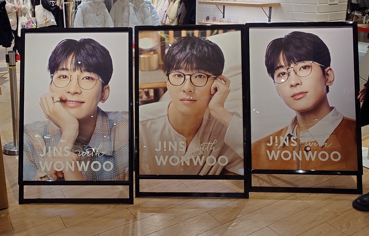 sakura391004's tweet photo. 右と左の2種類買っちゃいました😊
#JINSwithWONWOO https://t.co/4RL9L8thPZ