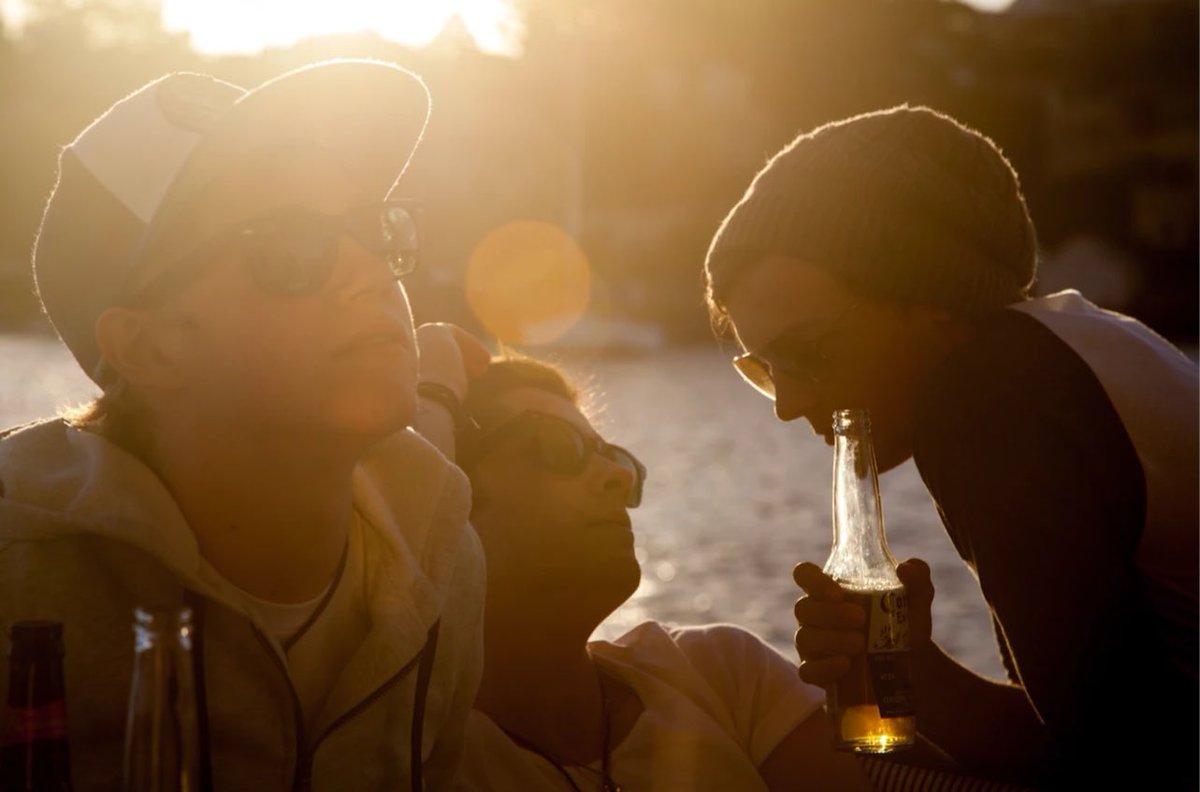 heat58459's tweet image. Seems our Boys are under PR attack. A lot of ridiculous tabloid articles, but why? Possibly their refusal to sign new contracts, to silence them, revenge? 

But, fortunately, we know who they are. 

Look no further than the vintage photos (by 1D Photographer Cal Aurand).🧵+