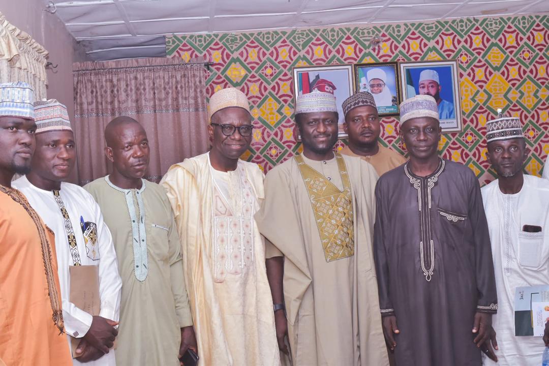 Adamutanko's tweet photo. Attended the 2025 Peace Carnival in Lambata, empowering 100 youth &amp; women with skills &amp; funds for small businesses. Supported with ₦1M &amp; ₦500k for organizers. Honoured as a Humanitarian African Peace Setter. Together, we’re building opportunities!!!

#TheFocusThePeople https://t.co/GVopL6vvXf
