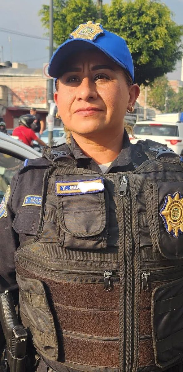 Iztapalapa noticias (@iztapalapanoti) on Twitter photo Adivinen qué. El día d hoy, nuevamente asaltaron 1 d los negocios d Av. Rojo Gómez y Ermita Iztapalapa. Pero esta vez, gracias a la pronta acción d los policías, se logró la detención de asaltante.
Aplausos para esta mujer policía q dio apoyo a la víctima. 👏
<a href="/Alc_Iztapalapa/">Alcaldía Iztapalapa</a> Adivinen qué. El día d hoy, nuevamente asaltaron 1 d los negocios d Av. Rojo Gómez y Ermita Iztapalapa. Pero esta vez, gracias a la pronta acción d los policías, se logró la detención de asaltante.
Aplausos para esta mujer policía q dio apoyo a la víctima. 👏
<a href="/Alc_Iztapalapa/">Alcaldía Iztapalapa</a>